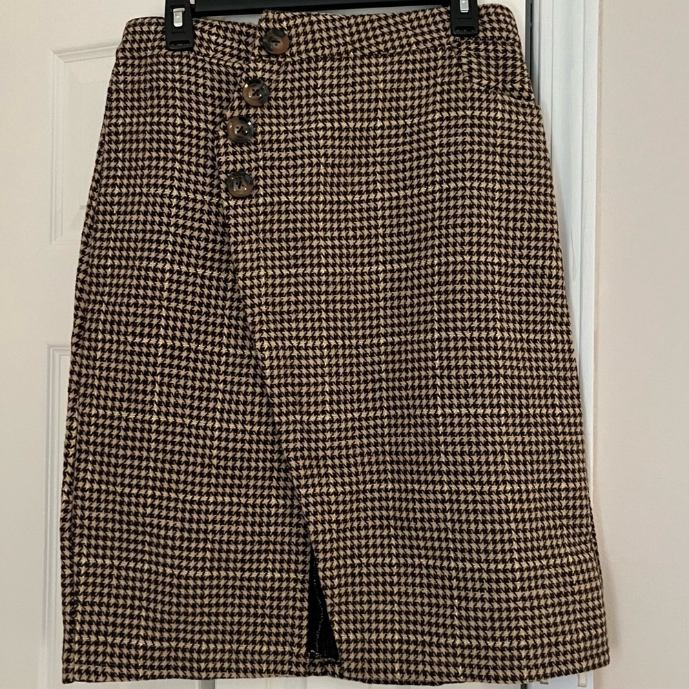 Wool houndstooth skirt